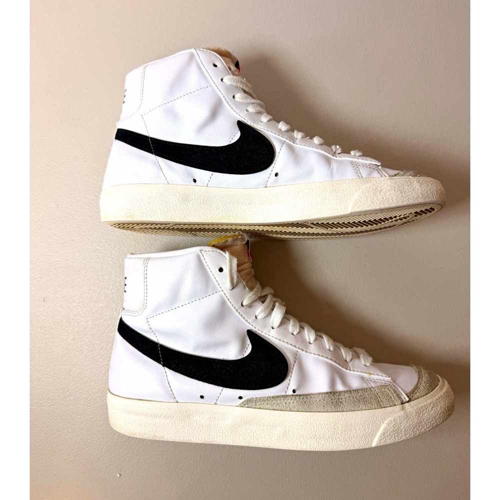Nike Blazer Mid 77 Vintage Womens 8.5 White Black Sail CZ1055-100 Sneakers
